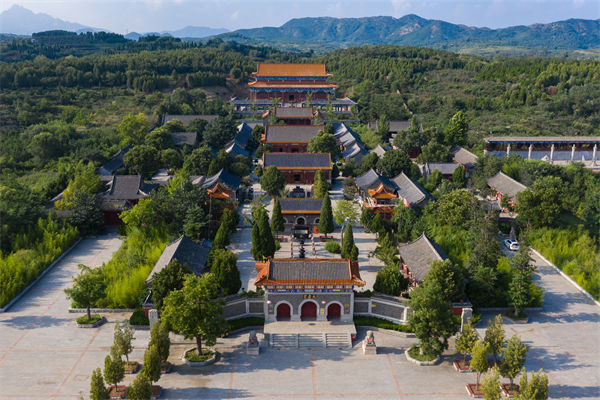 企業(yè)計(jì)劃年年空轉(zhuǎn)？煙臺(tái)年度經(jīng)營(yíng)咨詢(xún)?nèi)绾巫屇繕?biāo)從模糊變可落地？